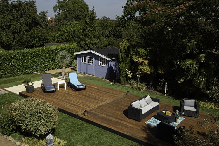La terrasse mobile : ne plus choisir entre terrasse et piscine !